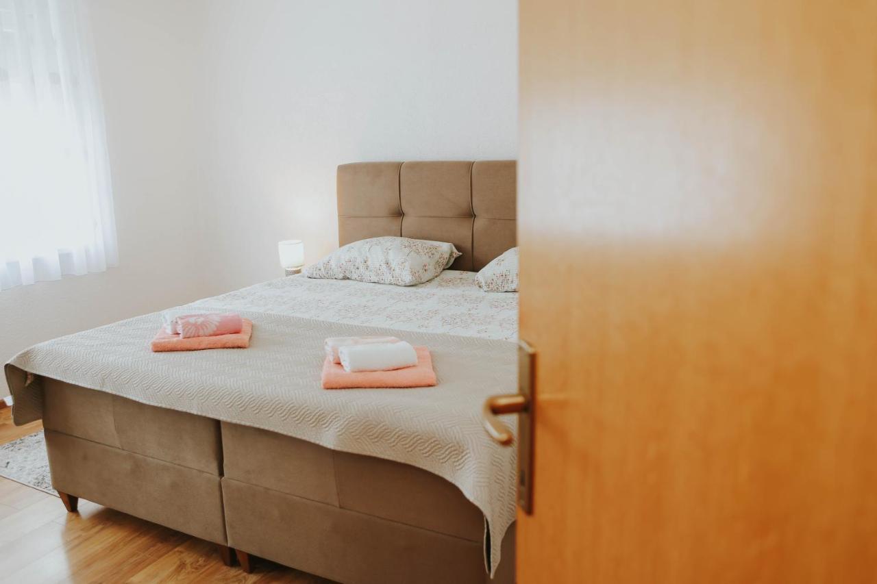 I&T Apartman Gospić エクステリア 写真