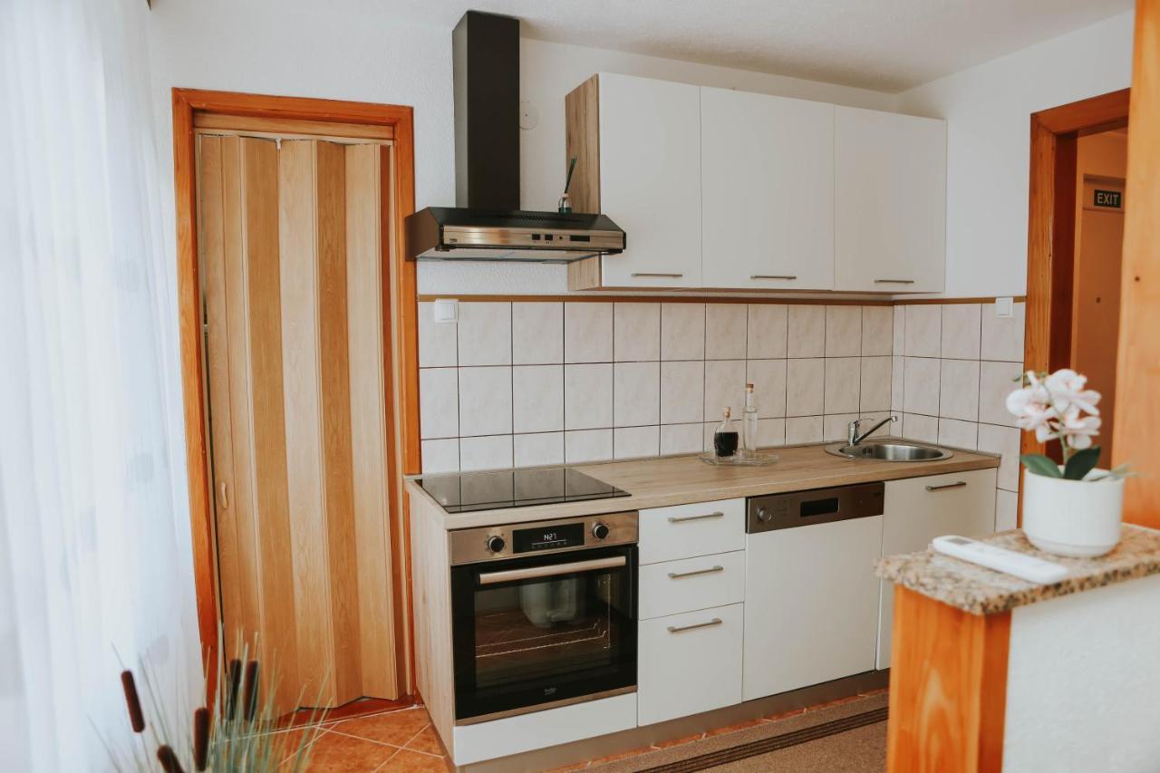 I&T Apartman Gospić エクステリア 写真
