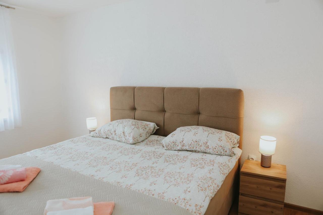 I&T Apartman Gospić エクステリア 写真